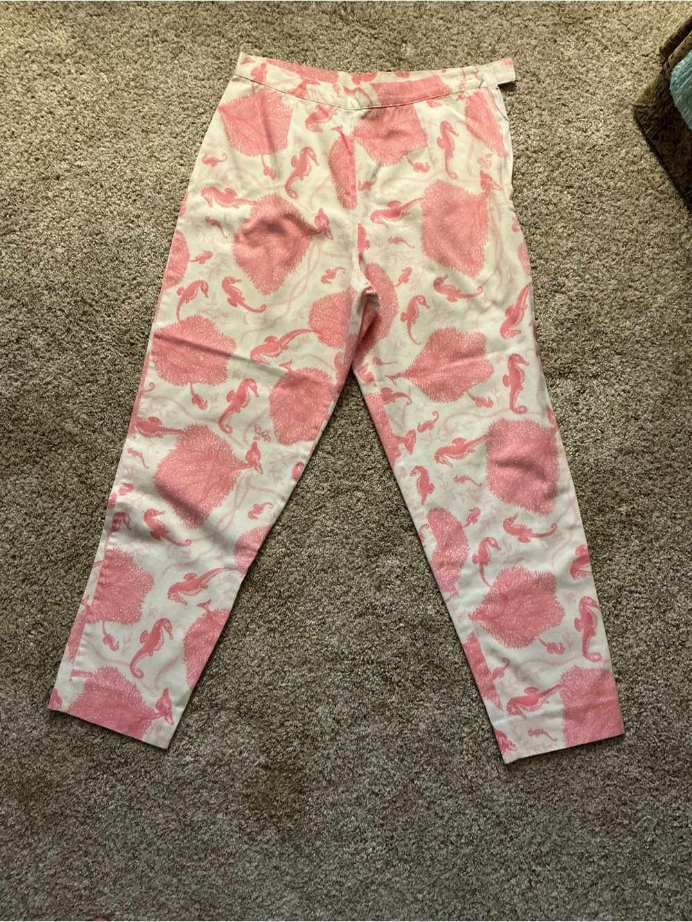 Ankle-Length Pink Seashell & Seahorse Print Cropped Pants